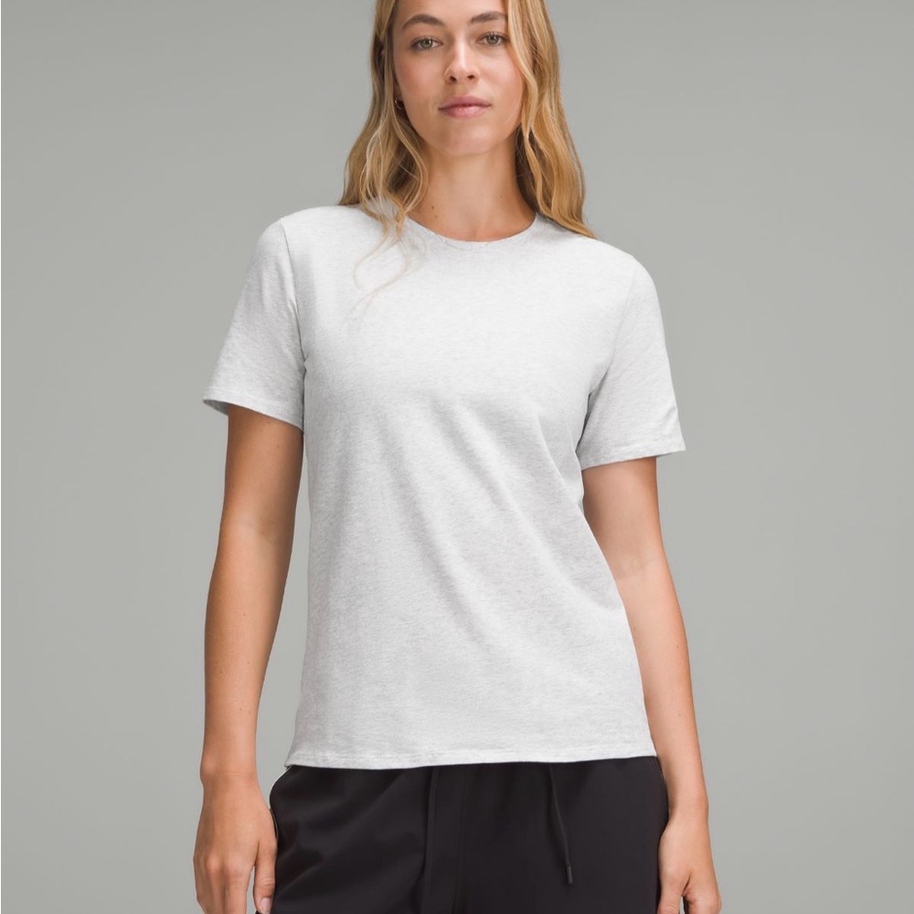 Lululemon Classic Crewneck Women's Tee - light Heather grey